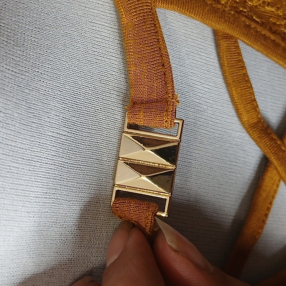 Maurices yellow key hole lace top tank top size small - Picture 9 of 13